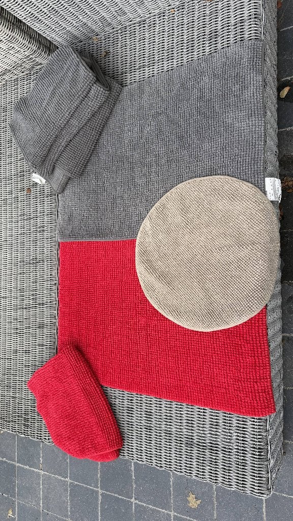 Ikea badmatten grijs of beige, Maison & Meubles, IKEA, Gris, Tapis de bain, Comme neuf