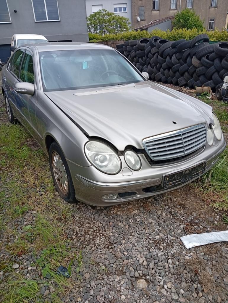 Toutes pièces Mercedes E 240 V6 essence 
Boîte automatique