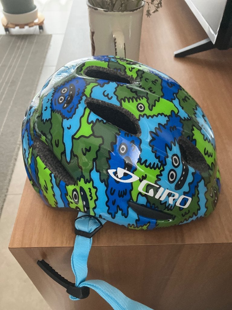 Kinderhelm Giro, Ophalen