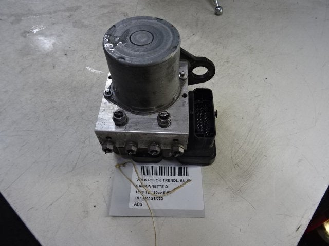 ABS POMP Volkswagen Polo VI (AW1) (2Q0614517AD), Auto-onderdelen, Gebruikt, Volkswagen