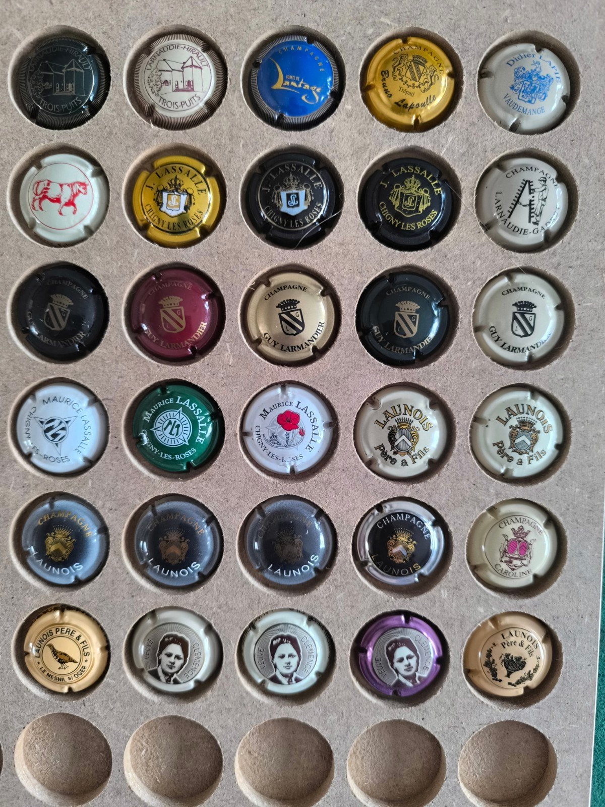 30 capsules de champagne différentes avec la lettre L (3), Enlèvement ou Envoi