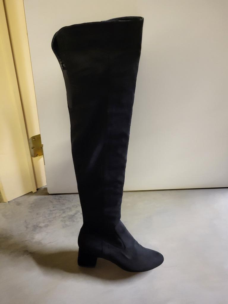 Knie laarzen suède Unisa, Kleding | Dames, Schoenen, Hoge laarzen, Zwart, Nieuw, Ophalen of Verzenden