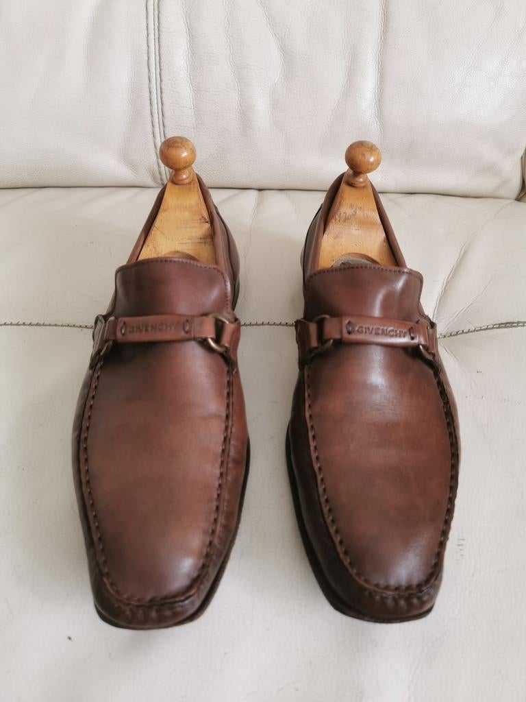 Mocassins Givenchy, Enlèvement ou Envoi, Porté