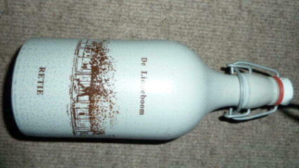 # stenen fles DE LINDEBOOM ~ RETIE " wit " Brij. Sterkens, Verzamelen, Ophalen of Verzenden, Gebruikt, Flesje(s), Overige merken
