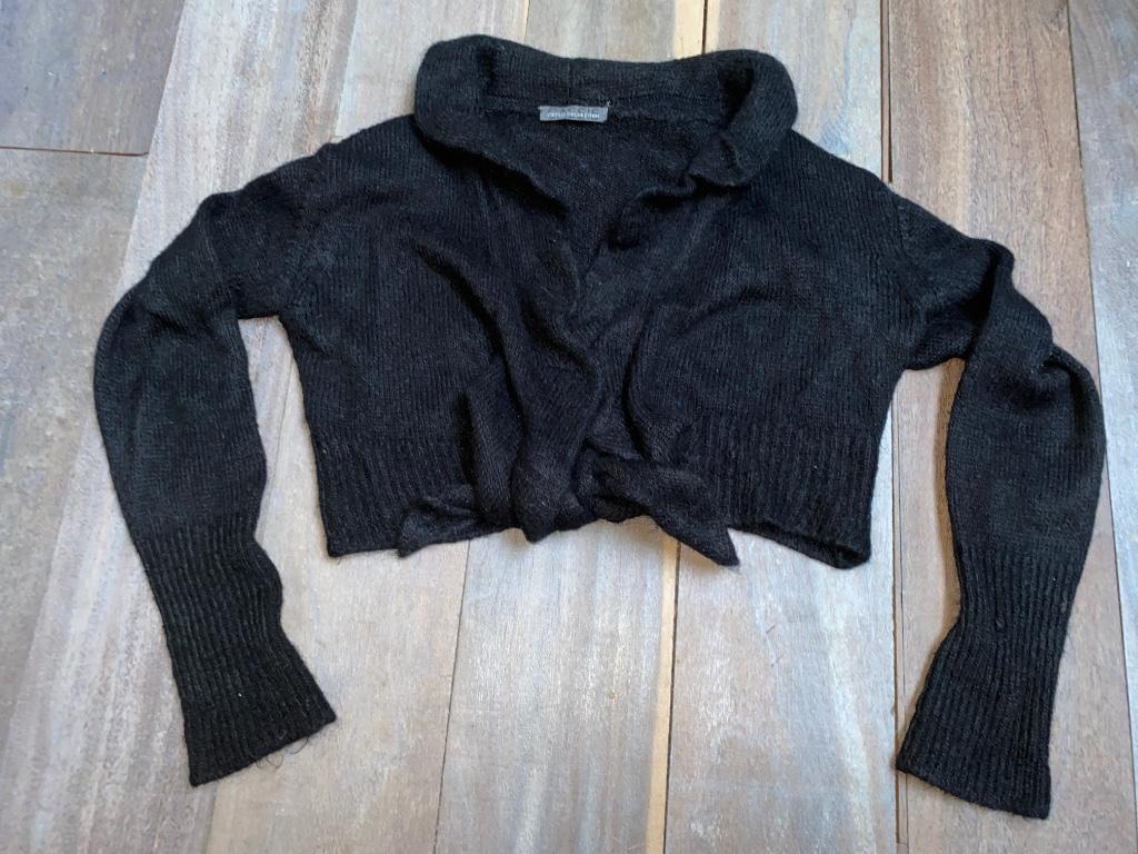 Cassis boléro noir, crop top, dessus court à nouer en laine, Cassis, Taille 36 (S), Porté, Noir