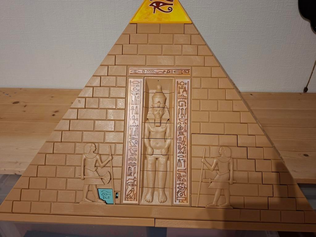 Pyramide met bijpassende figuren, Enfants & Bébés, Jouets | Playmobil, Enlèvement, Utilisé