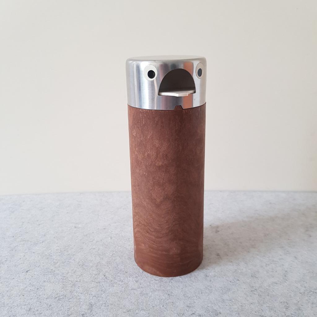 Dispenser voor pindanootjes. Germany in kunststof, Antiek en Kunst, Ophalen of Verzenden
