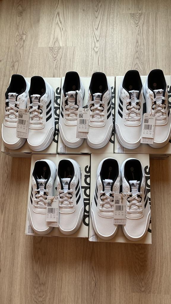 Adidas sneakers set van 5 paar/Nieuwe items/ Waarde:€200, Kinderen en Baby's, Babykleding | Schoentjes en Sokjes, Nieuw, Ophalen