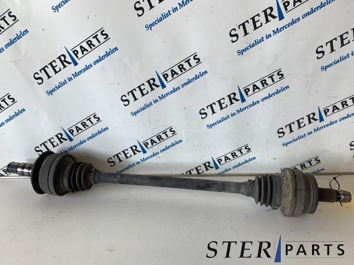 Arbre de transmission arrière gauche d'un Mercedes C-Klasse, Enlèvement ou Envoi, 3 mois de garantie, Utilisé, Mercedes-Benz