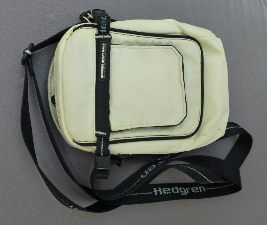 Sac à bandoulière Hedgren blanc et noir h 25 x L 14 cm, Enlèvement ou Envoi, Utilisé, Blanc, Sac à main