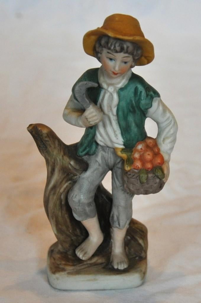 statuette cueilleur de fruits, Enlèvement ou Envoi