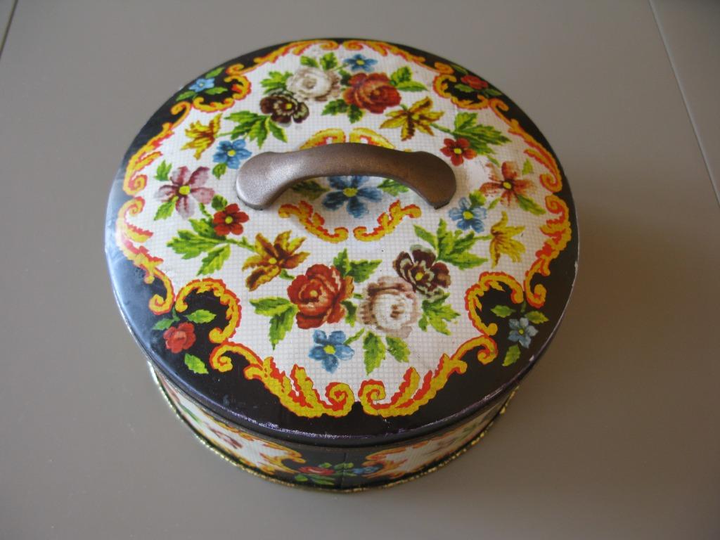 Vintage DELACRE „bloemendecoratie” leeg. cilindrisch metaal, Ophalen of Verzenden, Gebruikt, Koek(jes), Overige merken