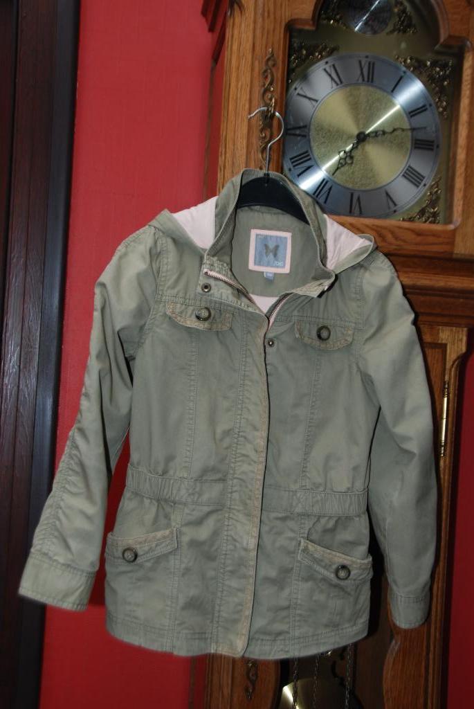 Veste Trench coat"jbc"vert tilleul avec capuche T134 ou 8/9A, Enfants & Bébés, Enlèvement ou Envoi, JBC, Comme neuf, Fille