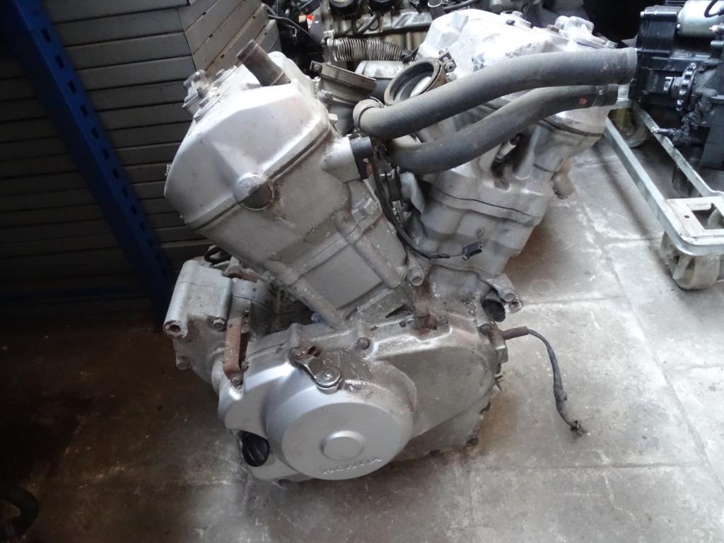 honda deauville 700 motorblok, Ophalen