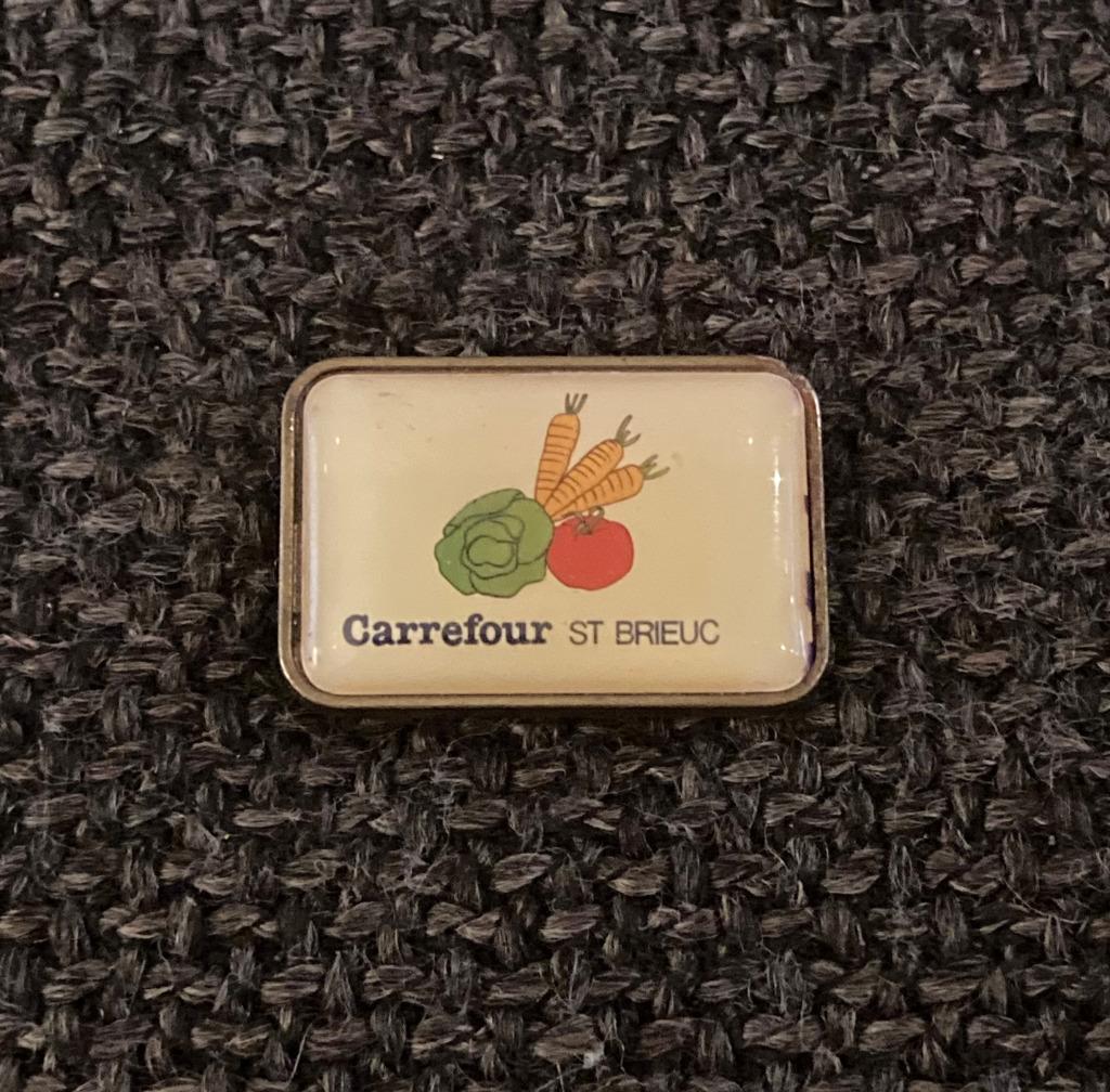PIN - CARREFOUR - ST BRIEUC, Verzenden, Gebruikt, Overige onderwerpen, Speldje of Pin