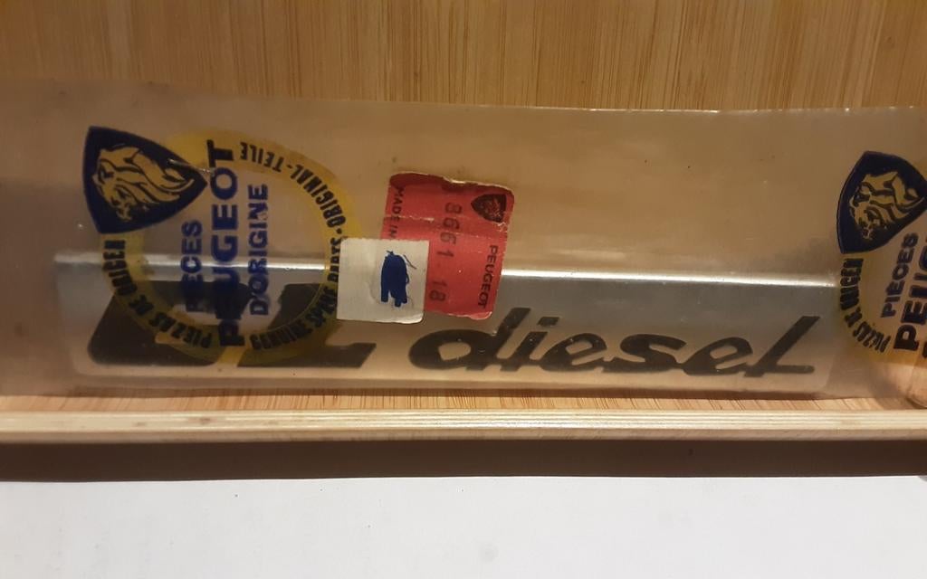PEUGEOT 504 embleem, Ophalen of Verzenden, Peugeot