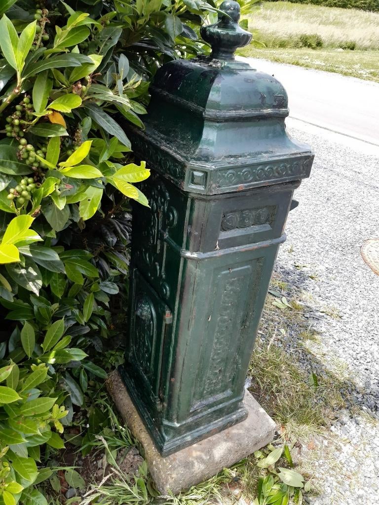 Boîte aux lettres en fonte., Enlèvement, Utilisé