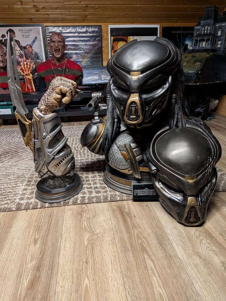Prime 1 St Fugitive Predator Life Size Bust + Wristblades, Verzamelen, Film en Tv, Zo goed als nieuw, Film, Beeldje, Replica of Model