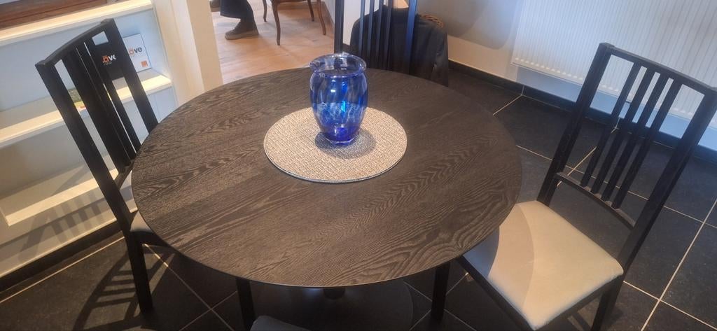 Table de cuisine avec 6 chaises, diamètre 1,10 mètre, Enlèvement