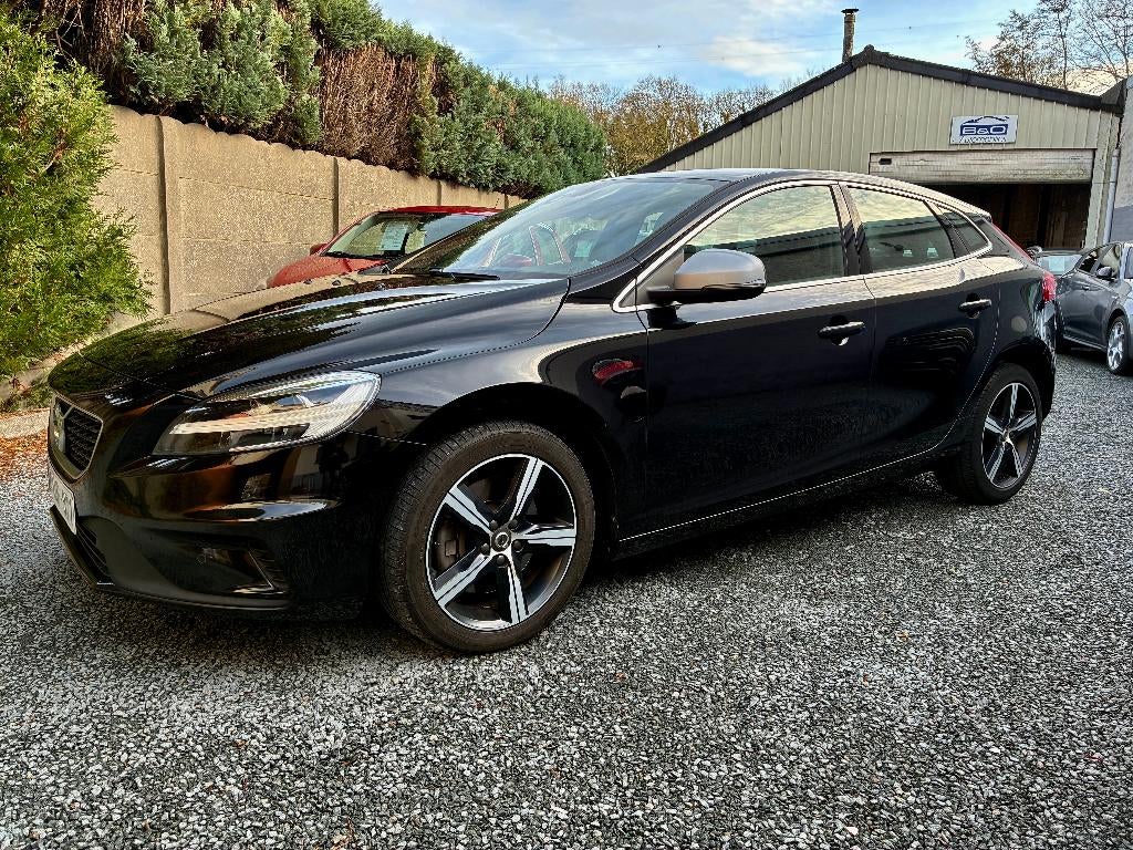 Volvo V40 1.5 T2 AUT. R-Design Geartronic 74863 km !!, 90 kW, Cuir et Alcantara, Achat, Entreprise