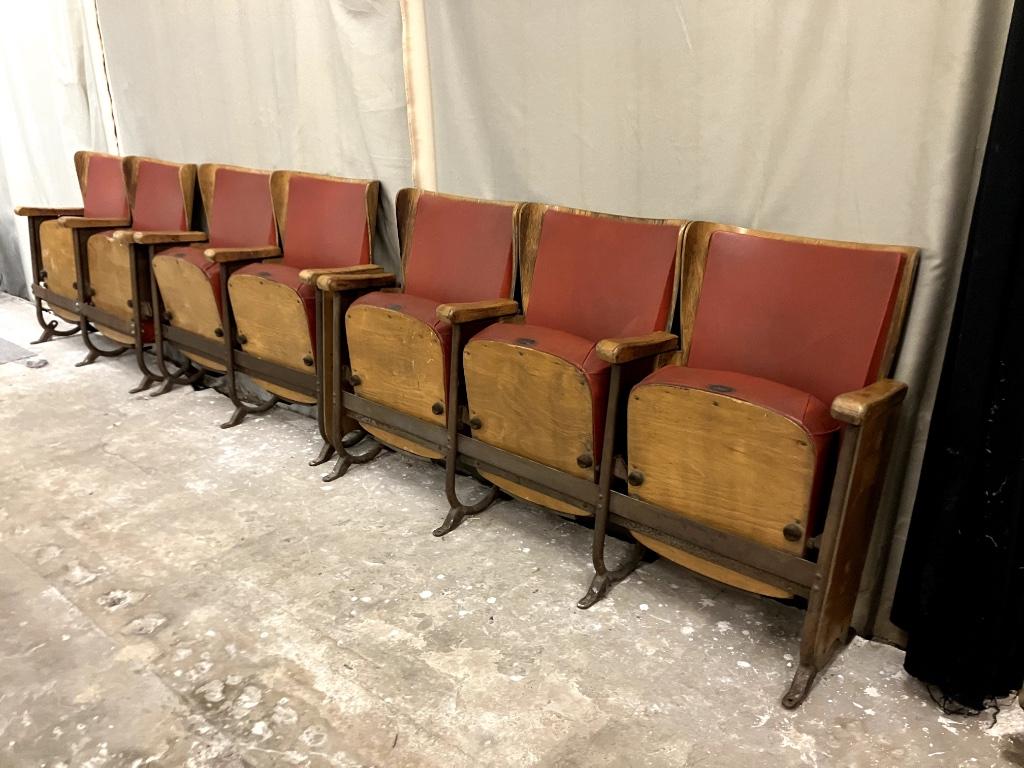 sièges de cinéma, Enlèvement