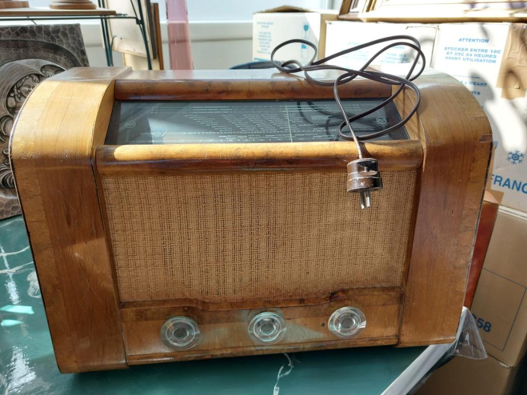 Ancienne radio vintage de la marque RCA de 1950, TV, Hi-fi & Vidéo, Radios, Enlèvement ou Envoi, Ne fonctionne pas, Radio