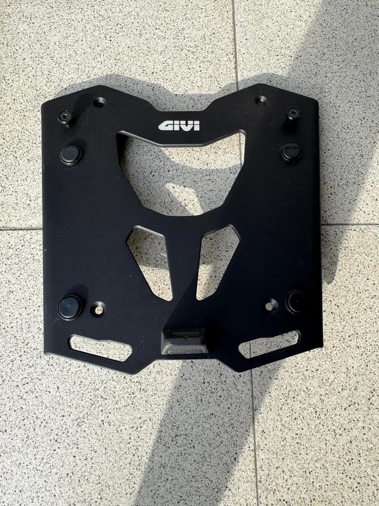Givi adaptor plaat voor BMW GSA1300, Motoren, Ophalen, Zo goed als nieuw