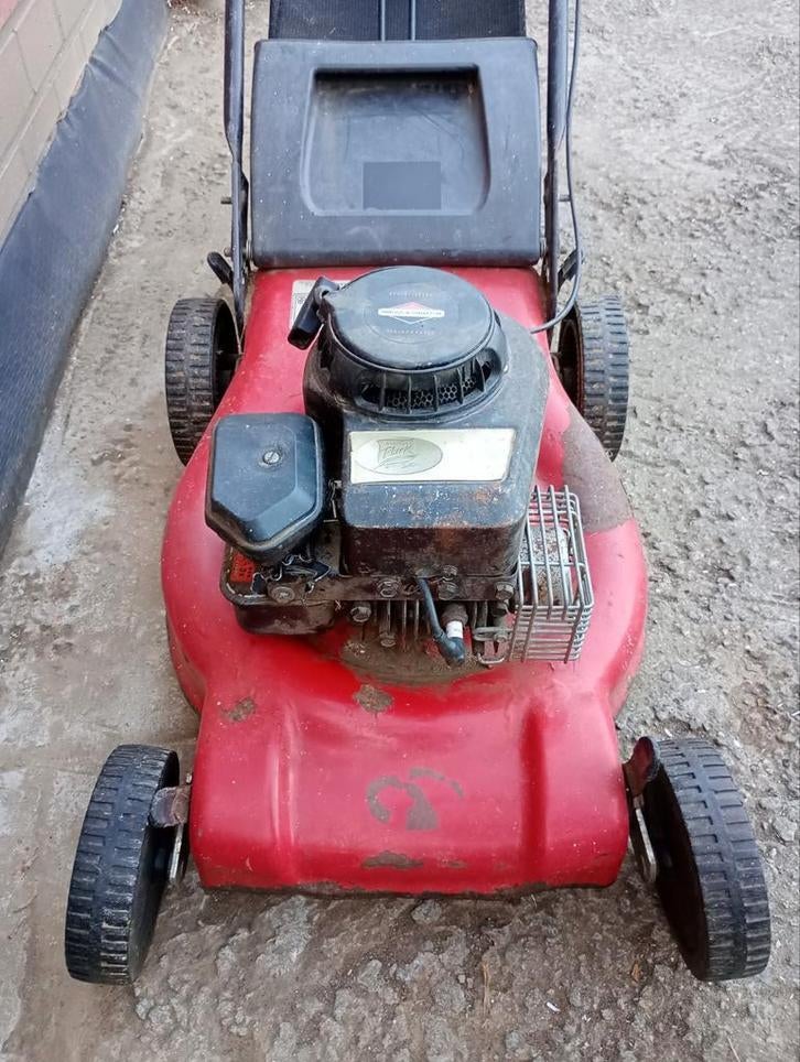 Briggs & Stratton motormaaier voor onderdelen of om te repar, Ophalen, Moteur Briggs & Staton, Gebruikt, Benzine-grasmaaier