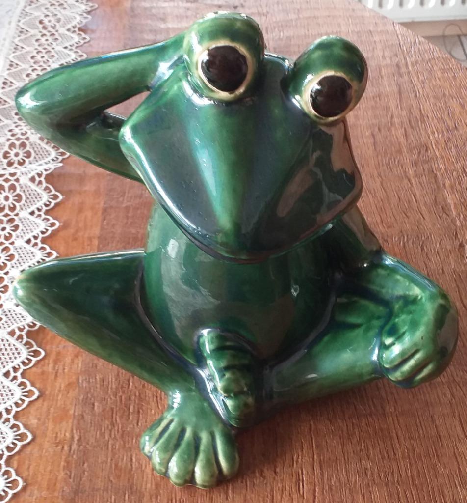 kikker in keramiek, Verzamelen, Ophalen of Verzenden, Zo goed als nieuw, Dier