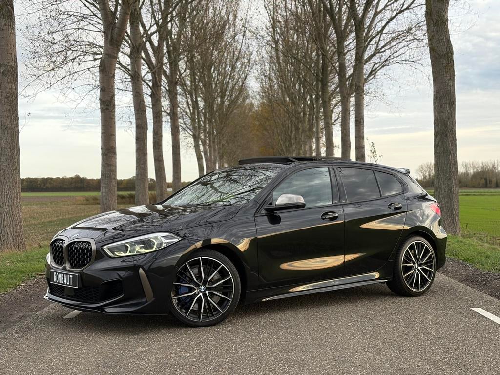 BMW M135 / FULL FULL / 100 DKM / BJ 2020 / PANO / CAMERA, Autos, Achat, Euro 6, Entreprise, Noir