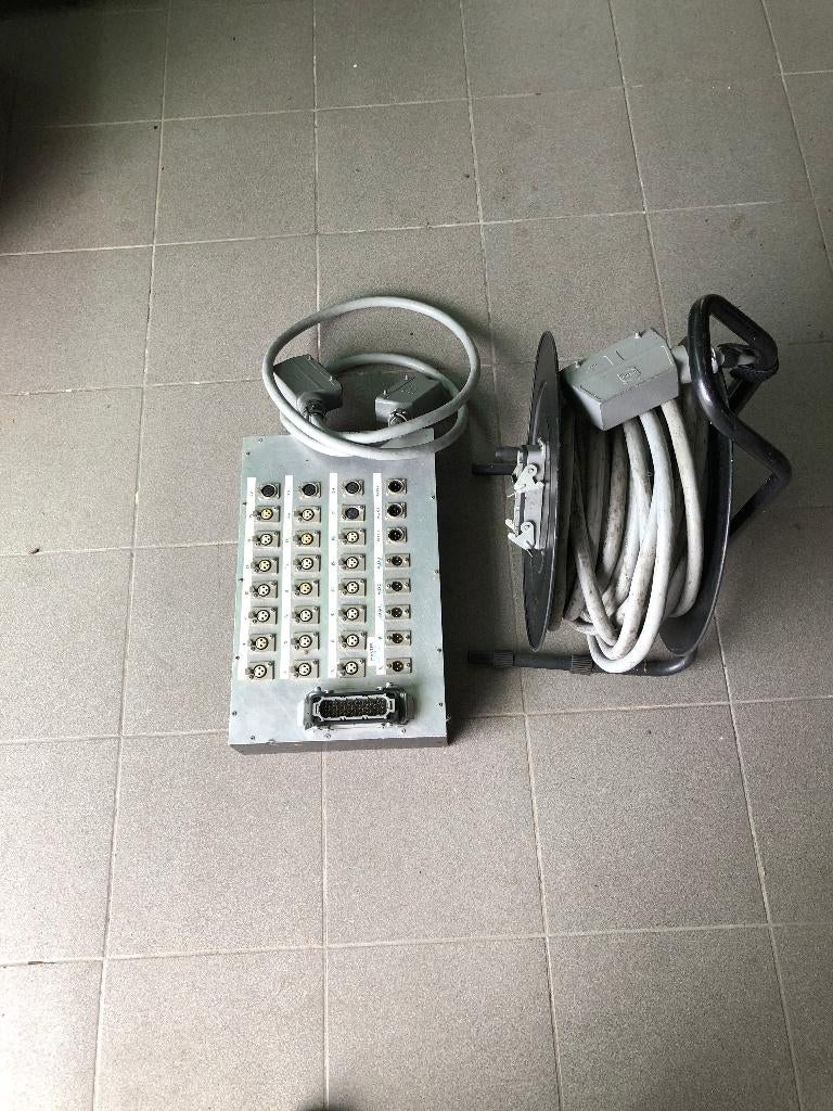 Multicore op haspel met stagebox 30 meter 24/6/2, Muziek en Instrumenten, Kabels en Stekkers, Gebruikt, Apparatuur, Ophalen