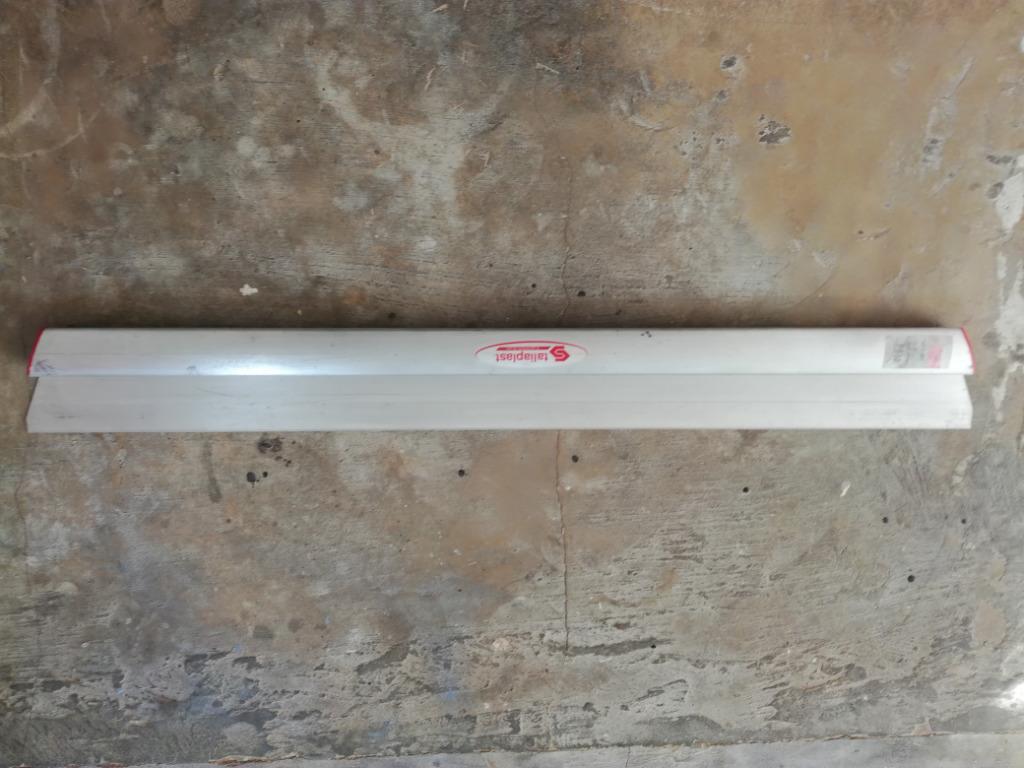 Latte de plafonnage 1m comme neuve, Bricolage & Construction, Enlèvement
