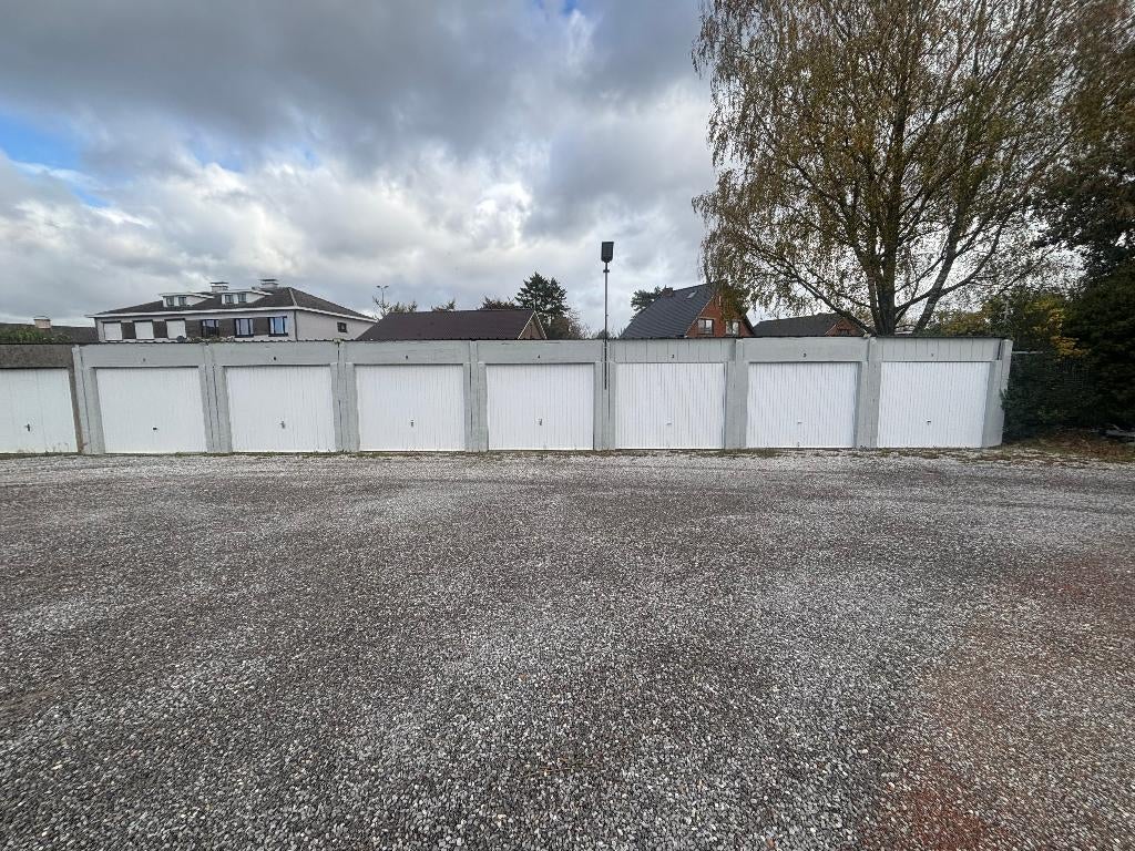Garage 20m2 à louer Trazegnies (Lieu sécurisé), Immo, Garages & Places de parking, Charleroi