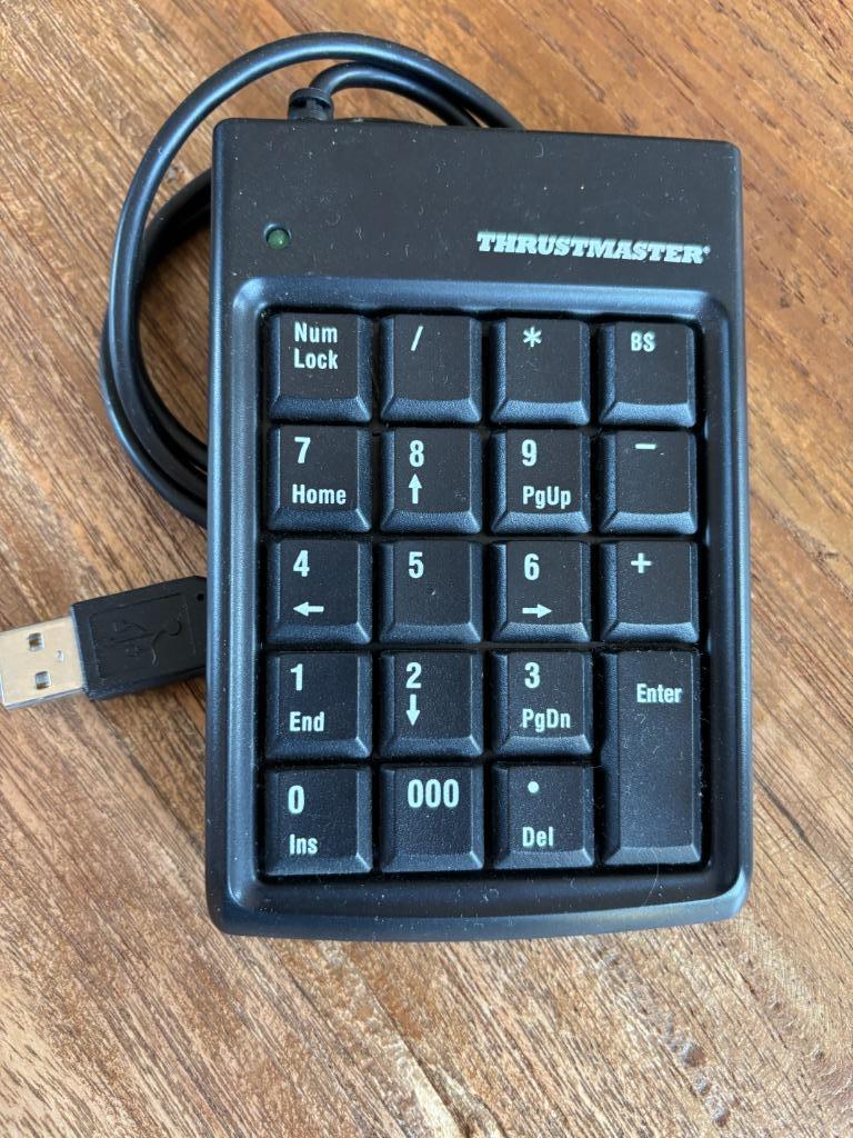 Numeriek toetsenbord, Computers en Software, Trustmaster, Numeriek, Ophalen of Verzenden, Zo goed als nieuw