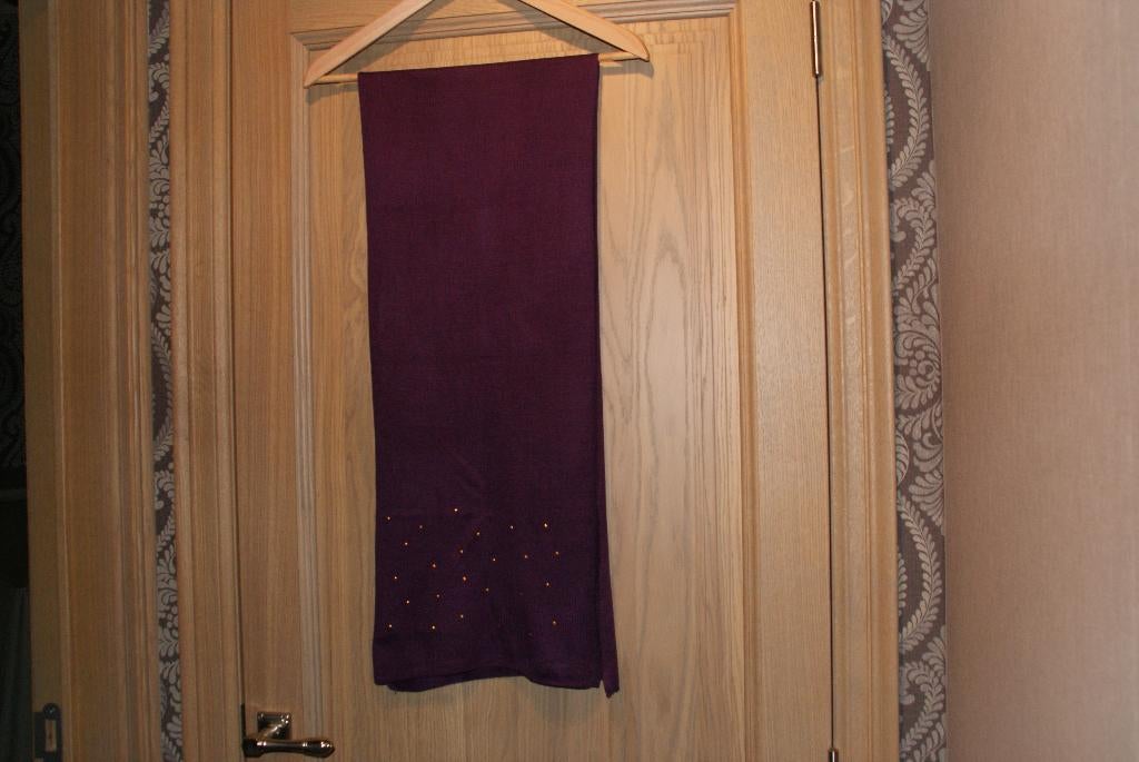 Paarse Dames Sjaal/foulard met Strass Steentjes, Ophalen of Verzenden, Zo goed als nieuw, Sjaal