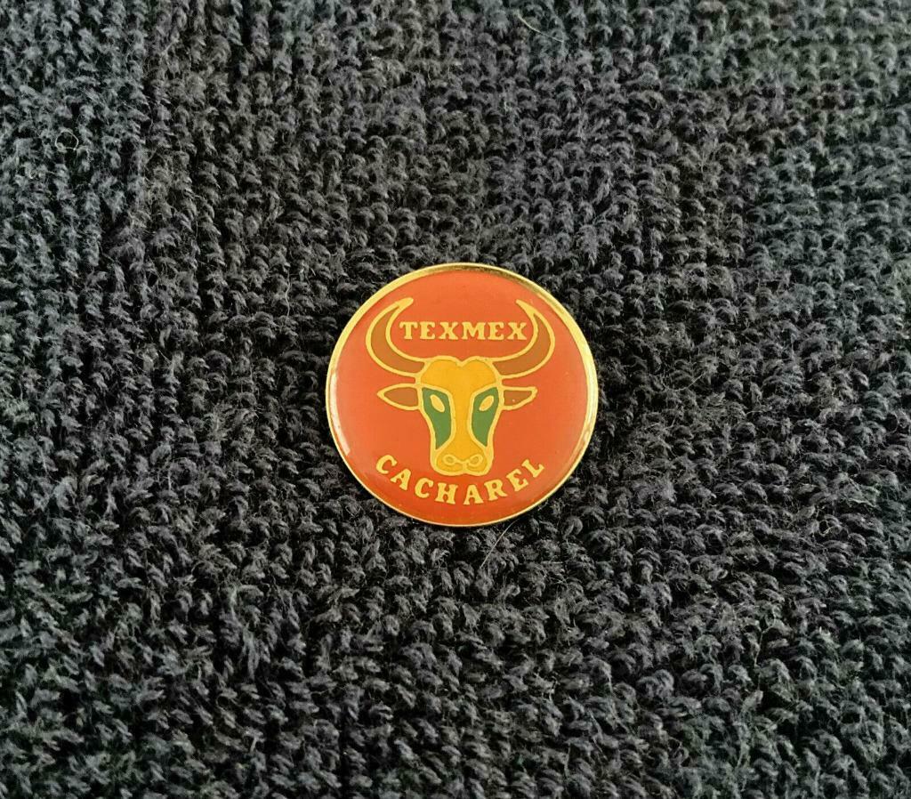PIN - TEXMEX - CACHAREL - PERFUME - PARFUM, Verzamelen, Verzenden, Gebruikt, Merk, Speldje of Pin