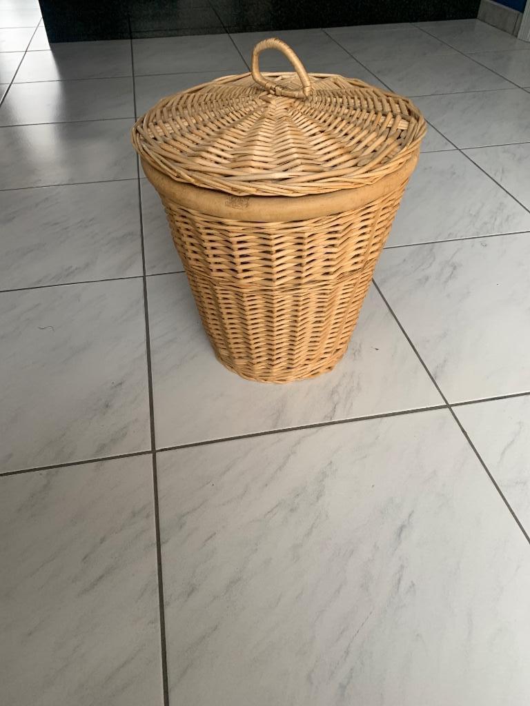 Rieten mand met deksel, Enlèvement, Panier