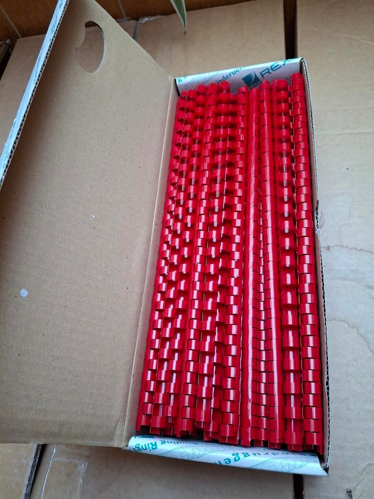 Rexel 90 rode bindruggen 21 ringen 10 mm, Ophalen of Verzenden, Nieuw