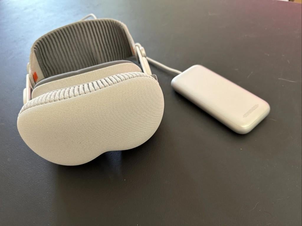 Apple Vision Pro 1 TB-bundel met draagtas, Ophalen of Verzenden, Zo goed als nieuw