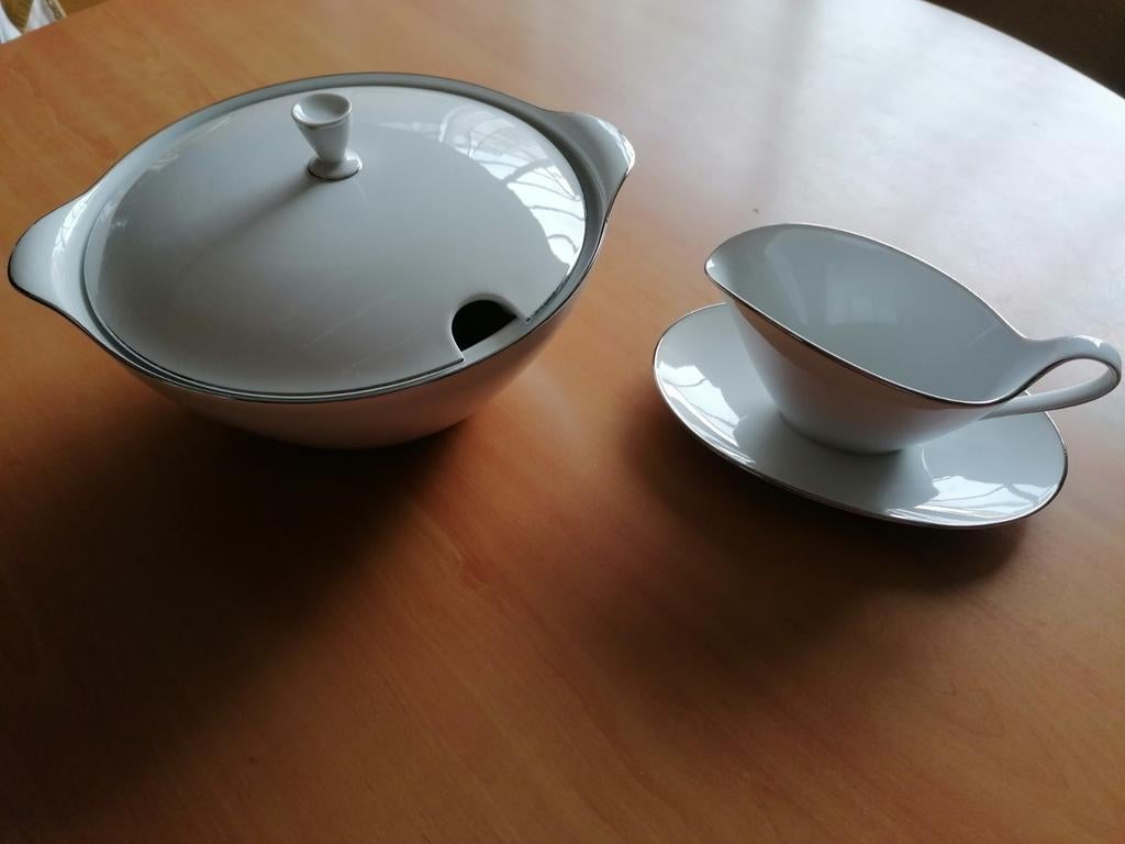 Terrine et saucière, Collections, Envoi, Comme neuf, Porcelaine, Autres types