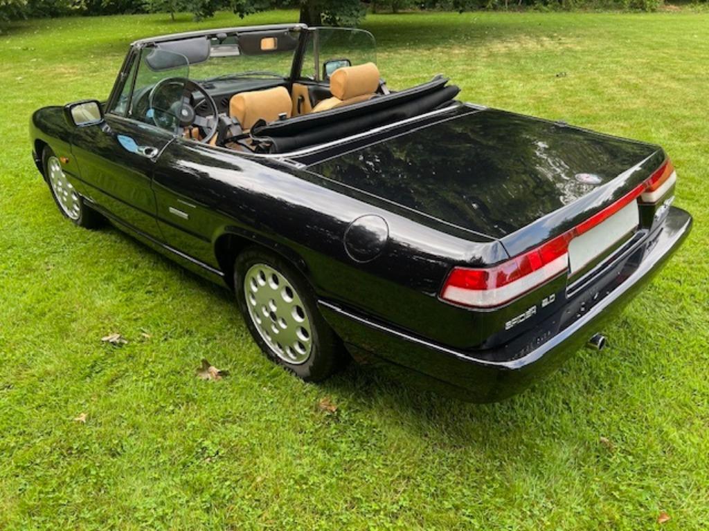 Alfa Roméo spider, Auto's, 90 kW, Achterwielaandrijving, Beige, 4 cilinders