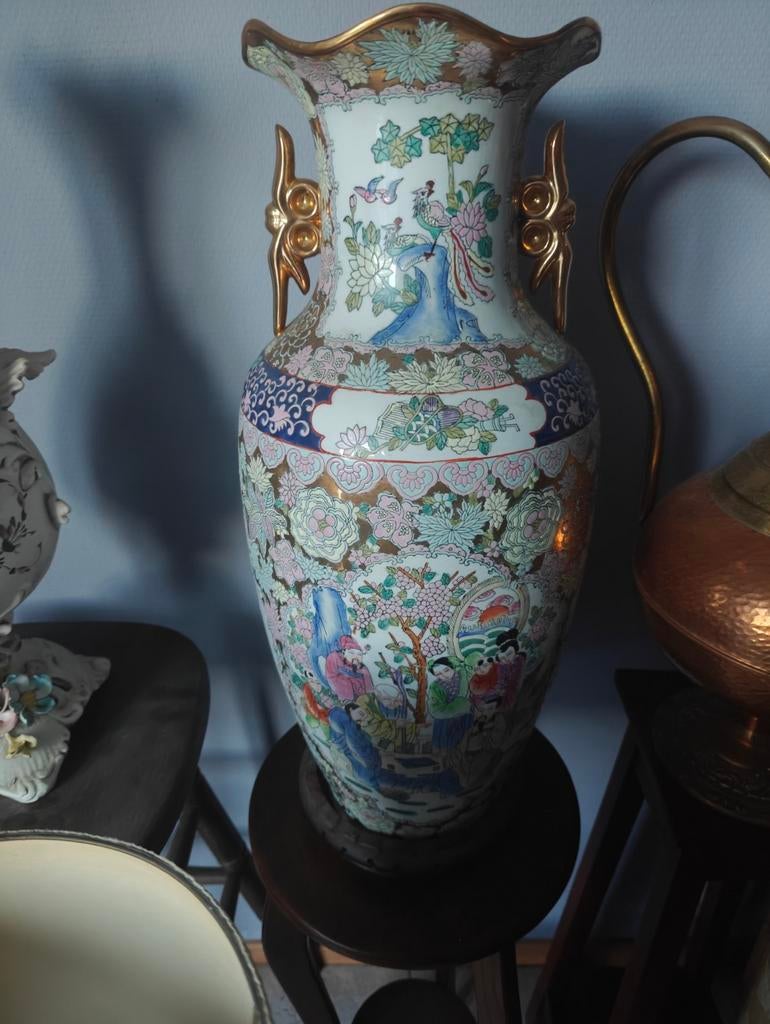 Vase chinois avec estampille Les enchères sont autorisées, Enlèvement
