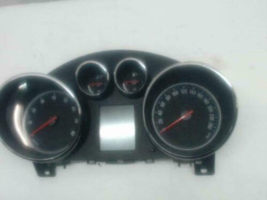 compteur opel ASTRA (J) SPORTS TOURER, Autos : Pièces & Accessoires, Tableau de bord & Interrupteurs, Opel, Enlèvement