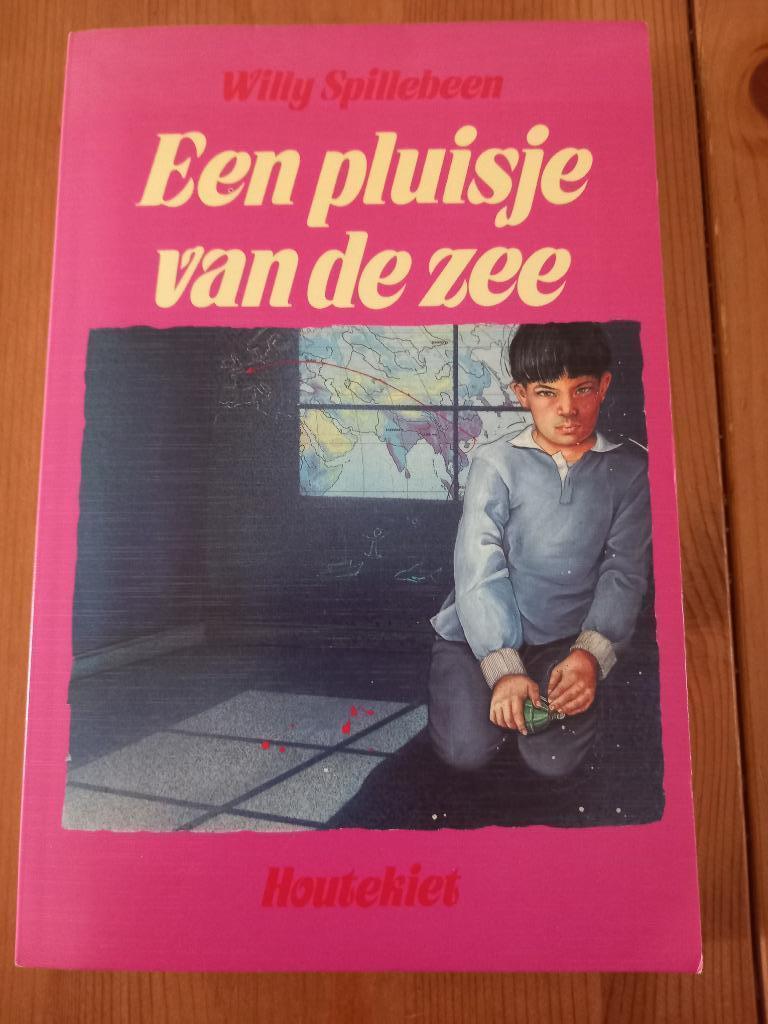 Een pluisje van de zee - Willy Spillebeen, Boeken, Ophalen of Verzenden, Fictie, Willy Spillebeen, Gelezen