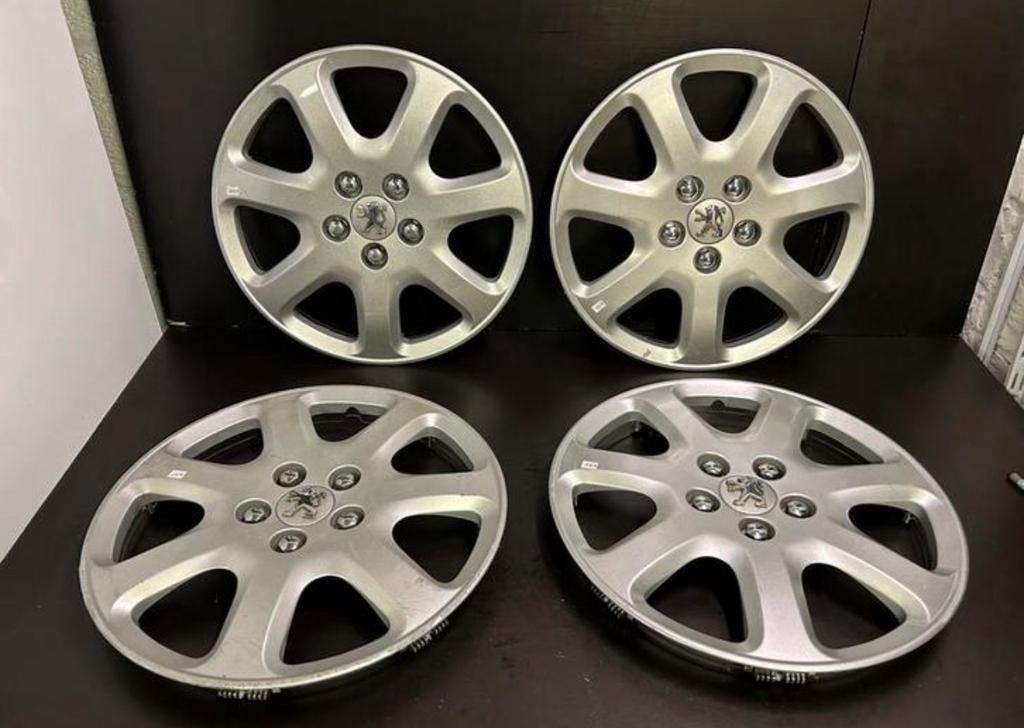 4 wieldoppen Peugeot 207,208,307,308.308.508. partner 16",, Ophalen of Verzenden, Gebruikt