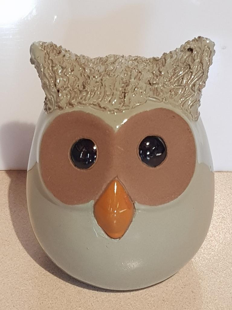 Prachtige olijfgroene uil in keramiek beeld, Ophalen of Verzenden, Zo goed als nieuw, Vogel, Beeldje of Figuurtje