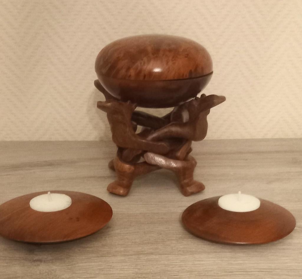 Handgesneden houten bonbonschaal met 2 theelichtjeshouders, Antiek en Kunst, Ophalen of Verzenden