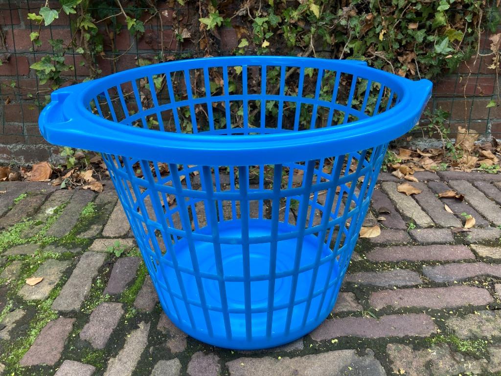 Panier à linge en plastique ouvert bleu à barreaux, vintage, Enlèvement ou Envoi, Rond, Comme neuf, Synthétique