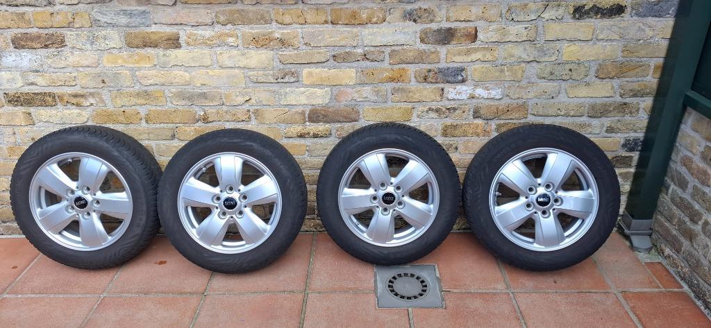Mini Cooper wielset Styling 15 Inch met vredestein banden, Auto-onderdelen, Banden en Velgen, Ophalen, Gebruikt, 15 inch, 175 mm