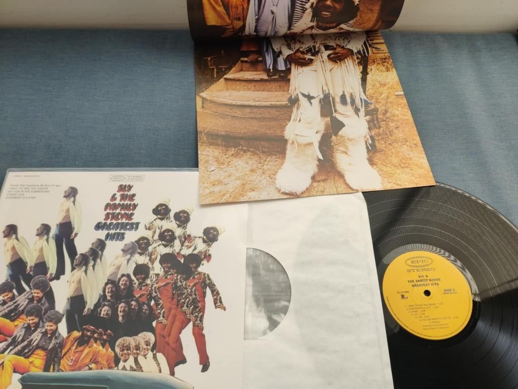 Sly and stone family (gr hits, perf st, poster, epic), Ophalen of Verzenden